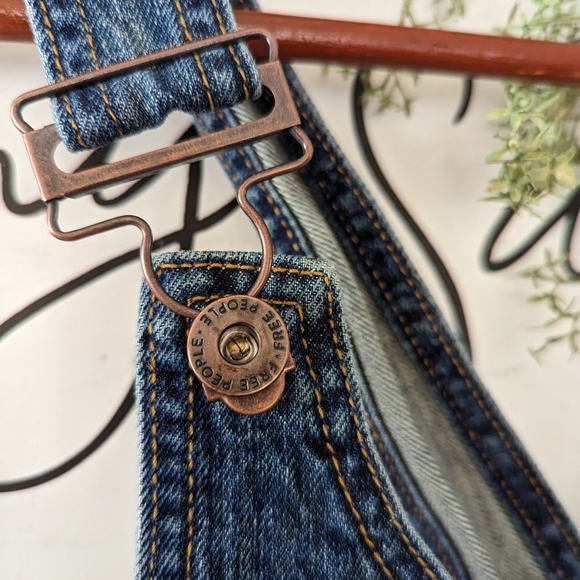 We The Free Denim Shortalls size 26 - Picture 5 of 7
